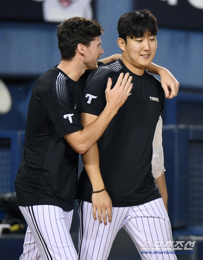  Tollhurst celebrating 10th win for Son Joo Young