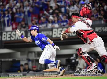  Tom and Jerry? Kim Ji Chan makes a sacrifice bunt