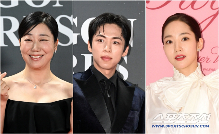 Promoting national prestige with your face...Ra Mi-ran X Park Min-young X Joo Jong-hyuk launches Perfect Glow in New York in November 