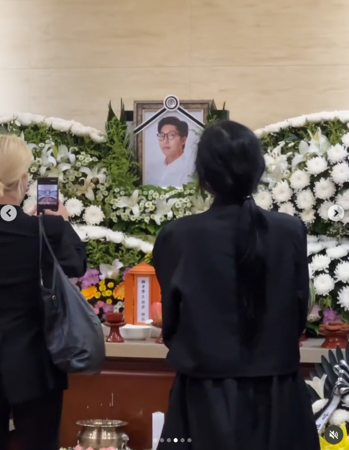 Why did Yum Daeng stay at the mortuary of the Grand Library? It's not about money, sister-in-law