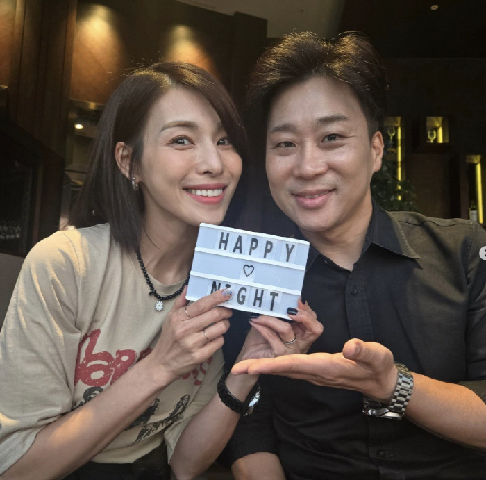 Yoo Eun-sung Fighting Brain Cancer After Emergency Surgery ♥ Let's not be more affectionate caregivers to Kim Jung-hwa
