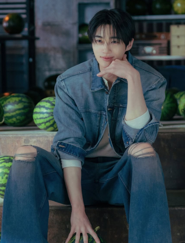 Byeon Wooseok’s Behind-the-Scenes Photoshoot Charms Fans with Refreshing Vibes