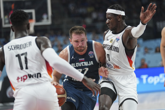 Germany's Team Basket Breaks Down Doncic. Germany's Schröder Wagner One-Two Punch 43 Points Cooperation, 39 Points Triple Double Class Overpower Slovenia by Doncic
