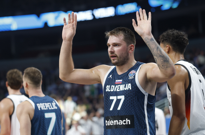 Germany's Team Basket Breaks Down Doncic. Germany's Schröder Wagner One-Two Punch 43 Points Cooperation, 39 Points Triple Double Class Overpower Slovenia by Doncic