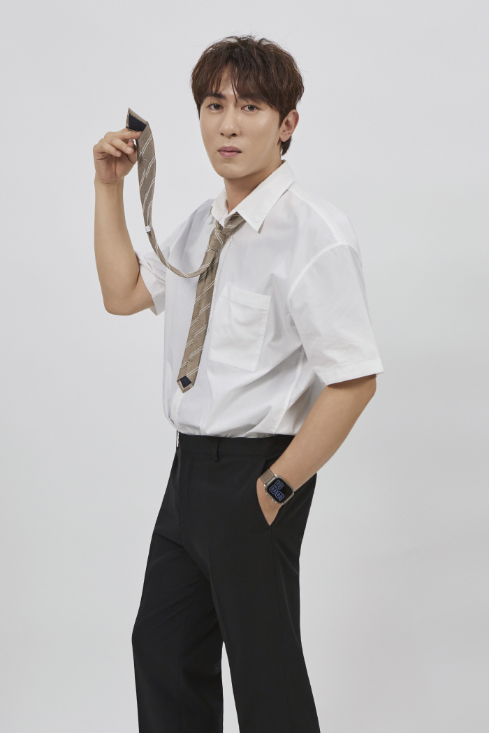  It's different from Kim Won Hoon's real personality..I'm going to lose my hair and cry because of the pressure