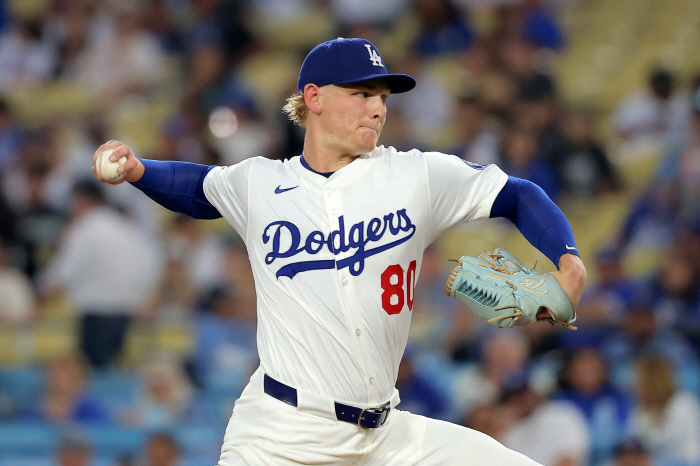 LAD to take away tickets to PHI for the fourth consecutive win. Finally, the dream starting kingdom is established, and the bases-loaded four-pawed Betts are revived