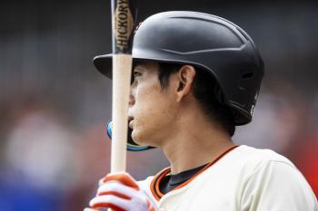 Lee Jung-hoo, who still took the first break from Kim Ha-sung, broke the record in a season from KBO if he added no hits, one RBI and two hits in four times at bat