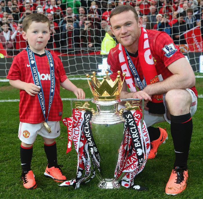 Life can't be worse Manchester United sobbing and Rooney's son is feared to miss a long period of crutches