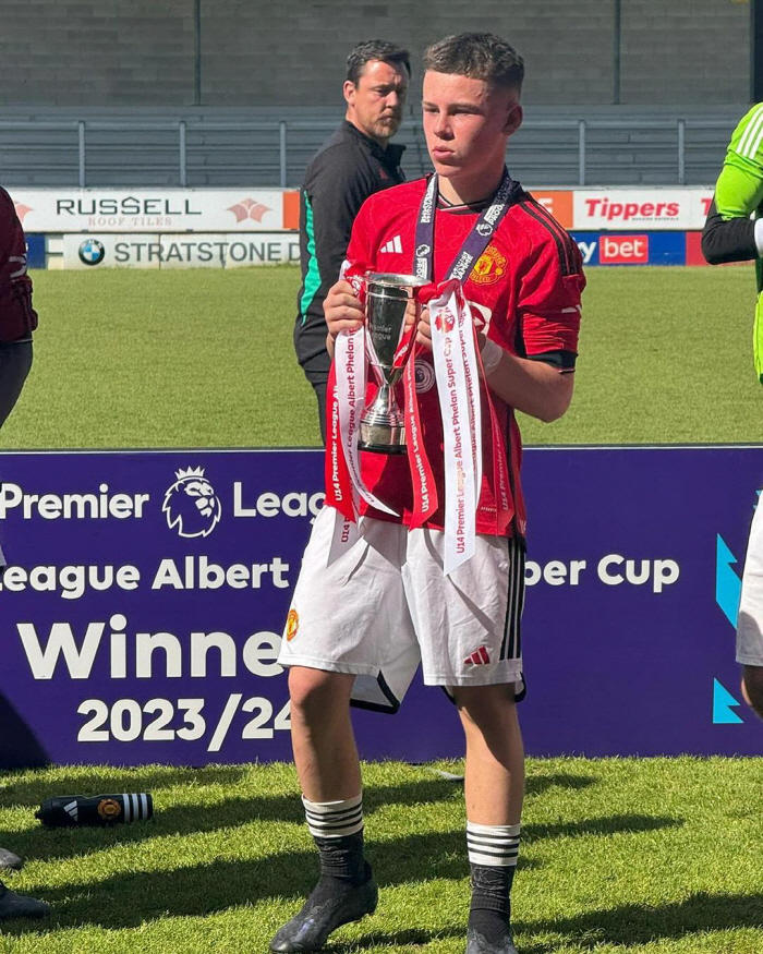 Life can't be worse Manchester United sobbing and Rooney's son is feared to miss a long period of crutches