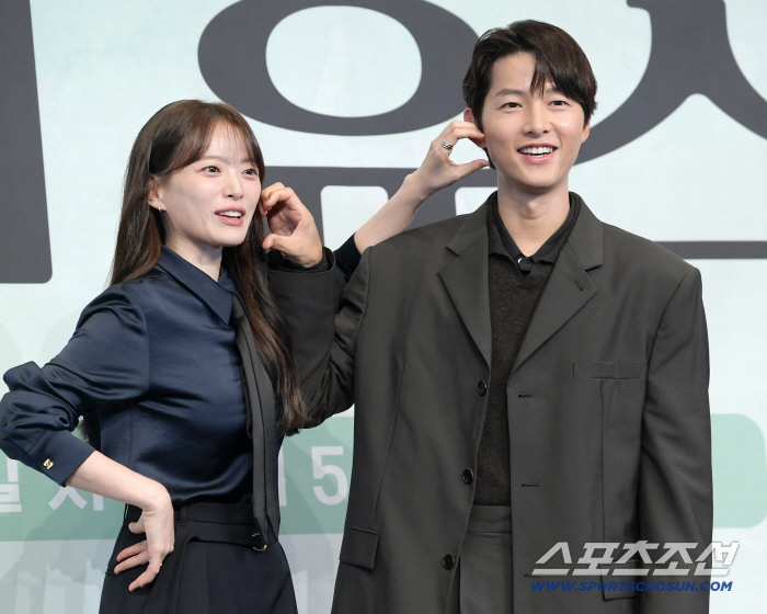 Park Na-rae Song Joong-ki and Chun Woo-hee seem to be in their early and mid-20s...How young do I look