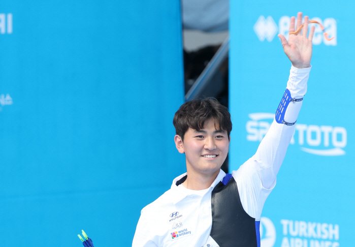 Perfect score! Kim Je-deok advanced to the semifinals of men's individual at the World Championship...He's aiming to win his first major championship