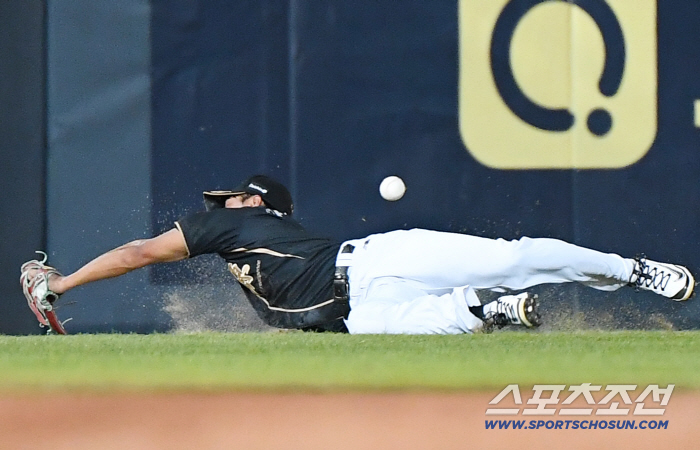  Ahn Chi-young misses the ball and Shin Min-jae triples