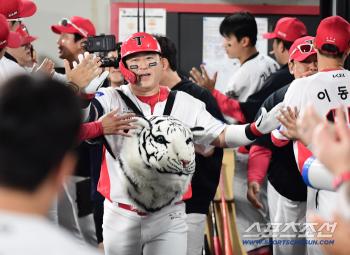  Choi Hyung-woo's tie-breaking three-point home run