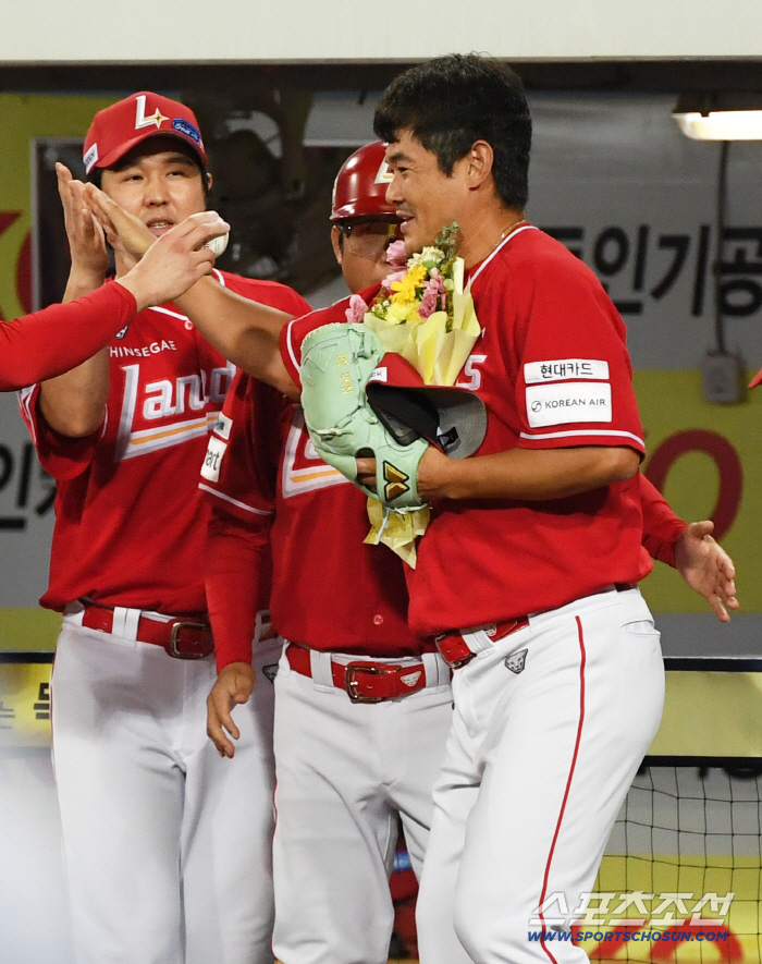 Noh Kyung-eun holds 30 holds for the first three consecutive seasons in the KBO