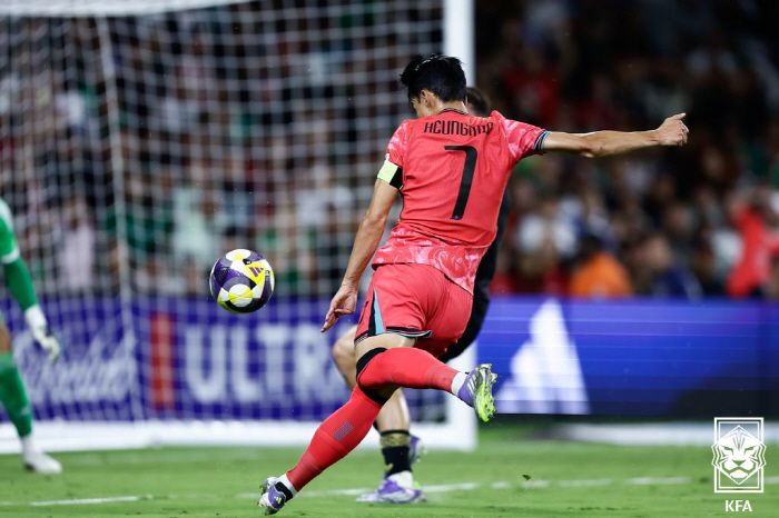 Son Heung-min is crazy. It's amazing. Let's go see SON's popularity exploding superstar in Mexico. More than 45,000 MLS are expected to visit