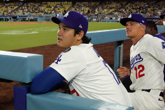 What are you talking about? Ohtani is taking the mound as a PS closer?