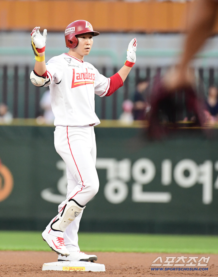 What if it's not the second Lee Jong Beom? No.1 hitter  shortstop, you can do it too!A realistic choice, not romantic. 