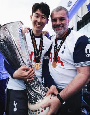 I thought I would be dismissed from Tottenham. Postecoglou's shock confession of Son Heung-min's first winning joint venture...Nottingham First Press Conference Levi Presents Trophy → Over