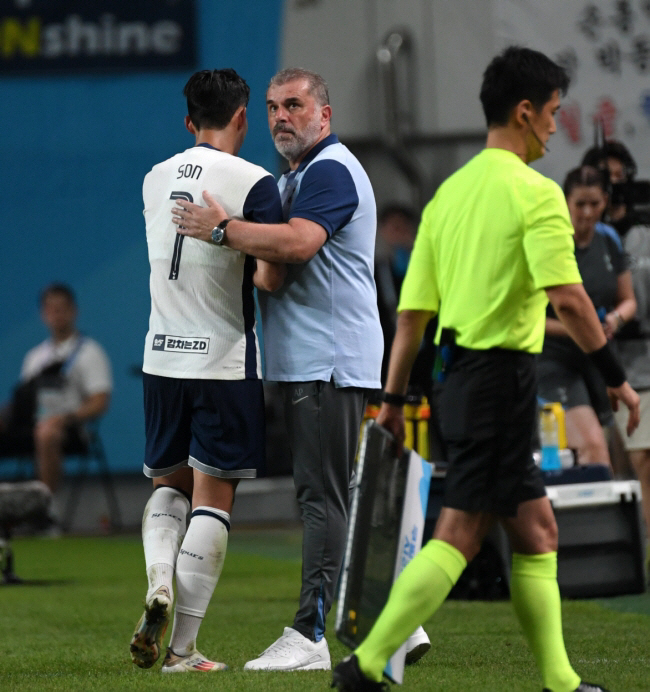 I'm 17th in EPL, so I'll probably get fired...POSTECH's coach knew his fate to replace Son Heung-min for a joint Europa victory