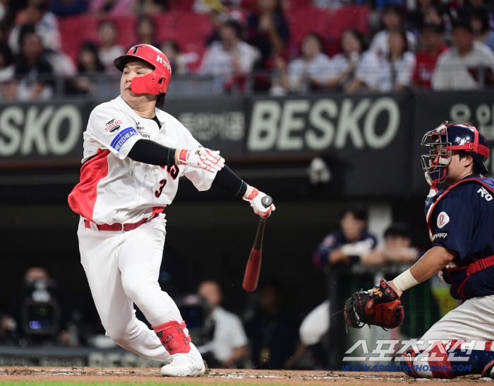 In the bottom of the ninth inning, with two outs, Choi Hyung-woo hit and Kim Sun-bin finished KIA's great reversal drama beats Doosan to chase Samsung's 3G car 