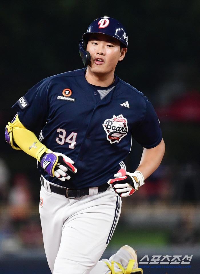 In the bottom of the ninth inning, with two outs, Choi Hyung-woo hit and Kim Sun-bin finished KIA's great reversal drama beats Doosan to chase Samsung's 3G car 