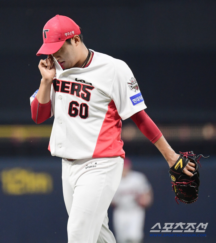 I've avoided the worst elbow inflammation, but I'm likely to be out for the season...KIA has no end to suffering from injuries to key young guns