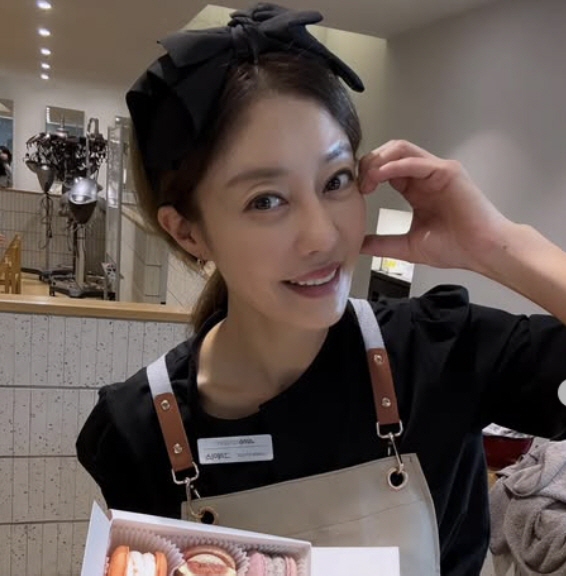 Jewelry Lee Ji-hyun, I heard you're getting a lot of reservations after turning to a hairdresser..Kurt is delicate in the actual review