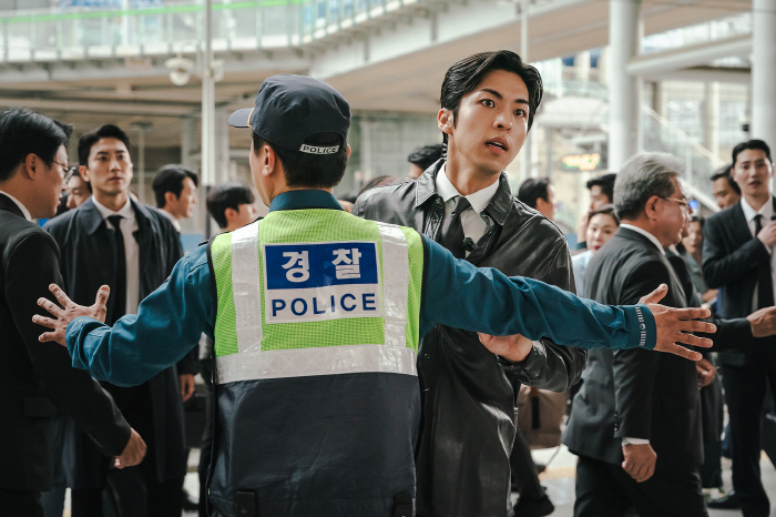 Joo Jong-hyuk, we have seriousness...Turned into a front-line security guard (Pukguksong)