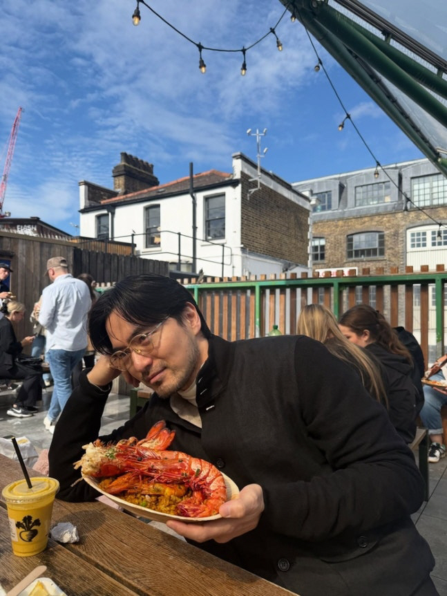 Lee Jin-wook, who finished 'Esquire,' digested autumn men perfectly in London...be different in class