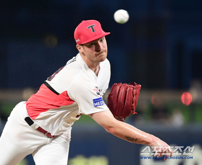 LG and Rain, who met foreigners for three consecutive days, saved them. 14 wins, 10 wins. Get out of the way. 