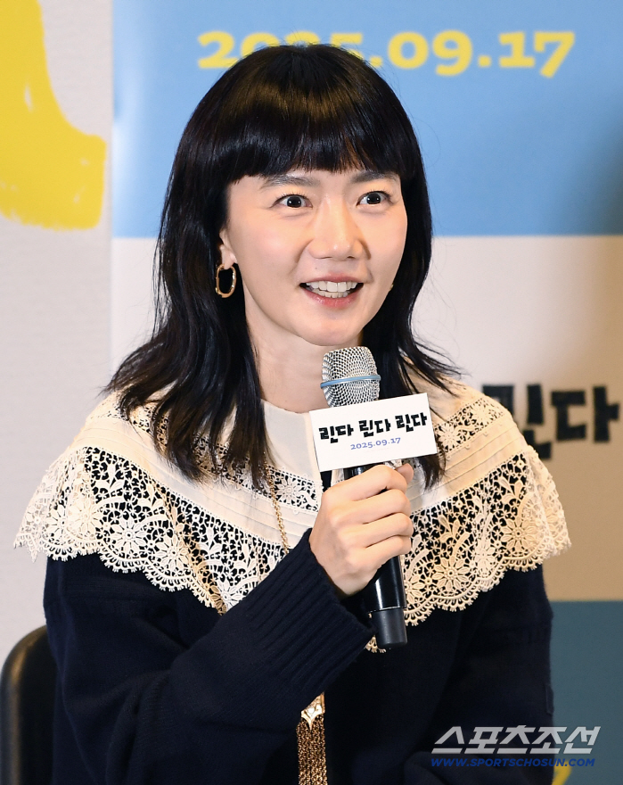 Linda, Linda, Linda Bae Doo-na or my favorite movie, I'm glad to see you again after 20 years