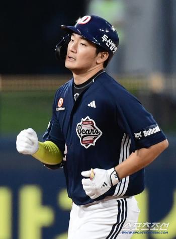  Ahn Jae-seok's solo shot at the top of the first inning