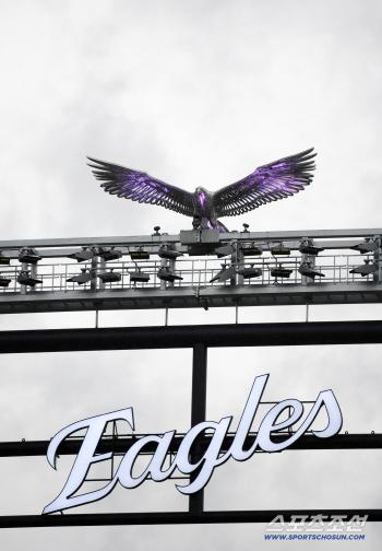  Hanwha Eagles' Kiwoom match was eventually canceled in the rain