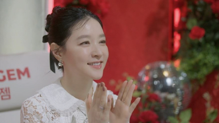 Take care of yourself...KBS entertainment show Lee Young-ae for the first time in 30 years, what about the 2025 version (Immortal Masterpiece)