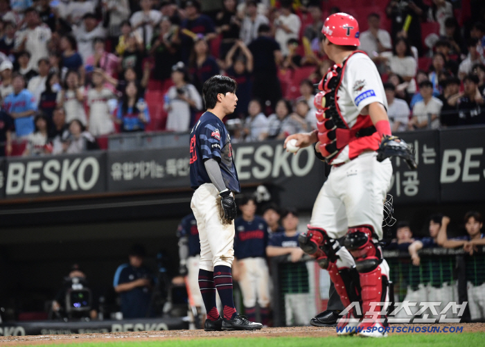 That's not a tag? At home in the top of the eighth inning, Lotte succeeded in escaping five consecutive losses after twists and turns (Gwangju Field)