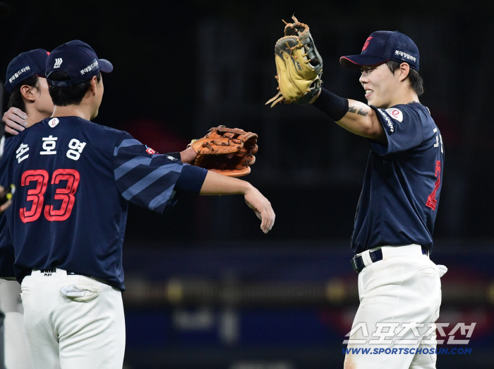 That's not a tag? At home in the top of the eighth inning, Lotte succeeded in escaping five consecutive losses after twists and turns (Gwangju Field)