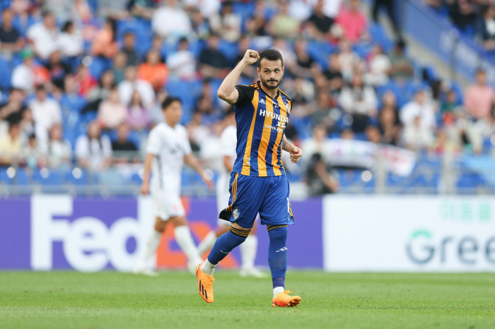 Baco, who is a foreigner from the K-League, has written a new Super League record for the first time in 11 years.