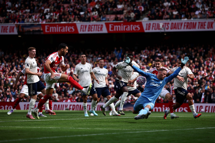 Postec debut match was completely defeated, Arsenal lost away! Arsenal Subimendi Goals Two! Leading the way