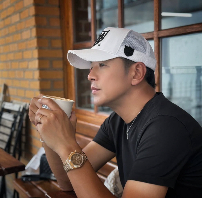'Half and half' Ryu Siwon is 19 years younger ♥ Show your wife a little..a sweet autumn outing