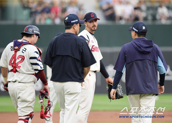 I don't have anything to say.. Lotte Velazquez leaves work in 17 minutes → 5 runs in ⅔ innings