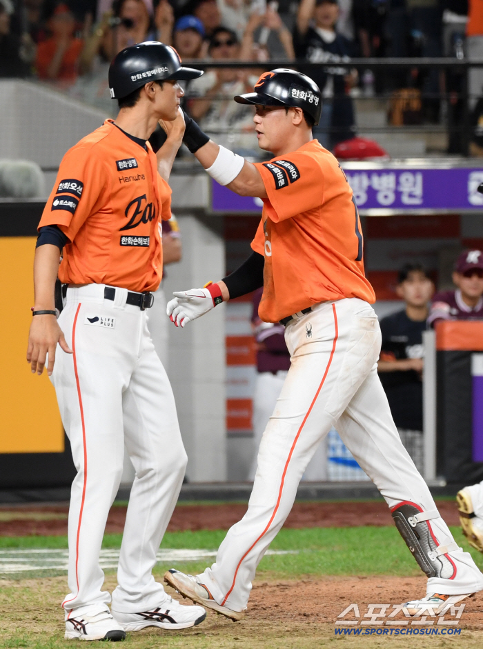KIA, thank you so much! The 2.5G gap is now narrowed...Ponce has won 17 games in a row! Hanwha wins 3 consecutive games after Kiwoom 