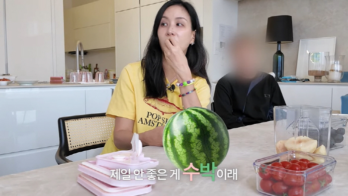 Ko So-young, the secret to staying slim even at the age of 52, says it's not good for your health, so no fruit (that's Ko So-young)