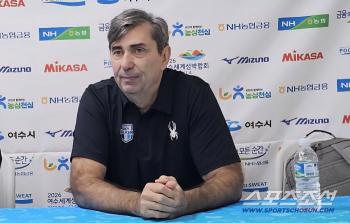Korea is not a remote island in the volleyball world. Strong criticism from the winning coach for not being allowed to participate in foreign competitions