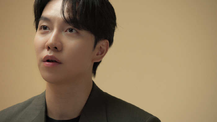 Lee Seung-gi Reflects on ‘True Happiness’ Through Meditation