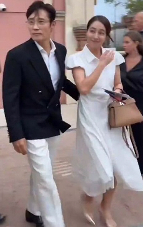 Lee Min-jung Shares Lee Byung-hun’s Craving for Korean Food in Venice