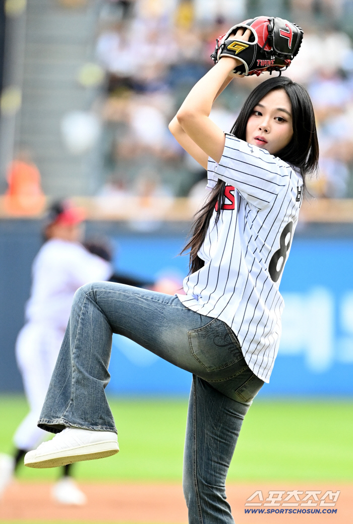  Bibi, strike!