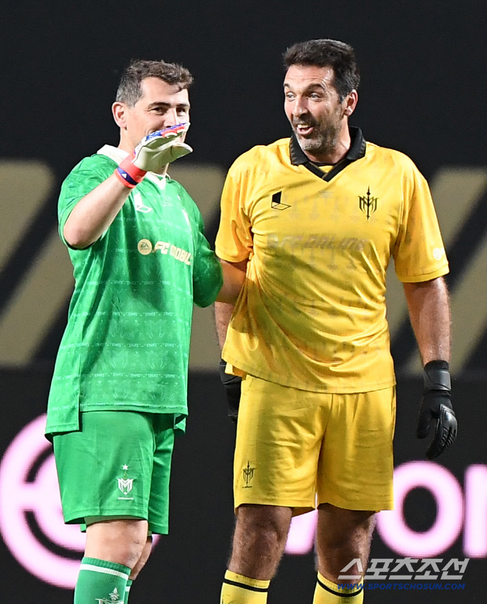  Buffon Kashiyasu, two legends together