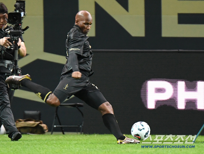  Drogba who participated in the curve challenge