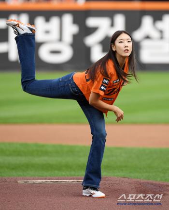  Han Hyejin is not a baseball player