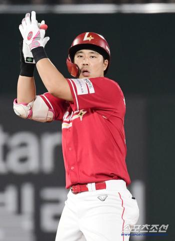  Han Yu-seom's two-run double is chasing hard